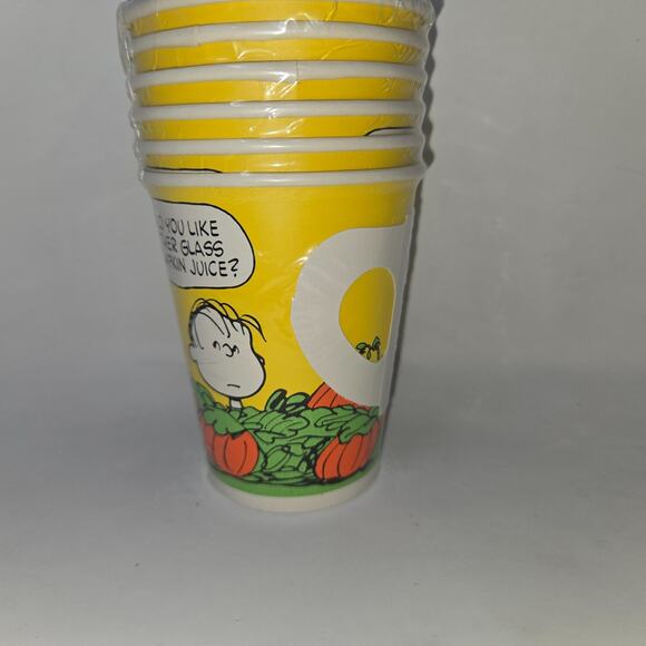 Peanuts Vintage Hallmark Halloween 6 Party Cups 9 fl oz Yellow Linus Lucy Patty - Picture 5 of 10